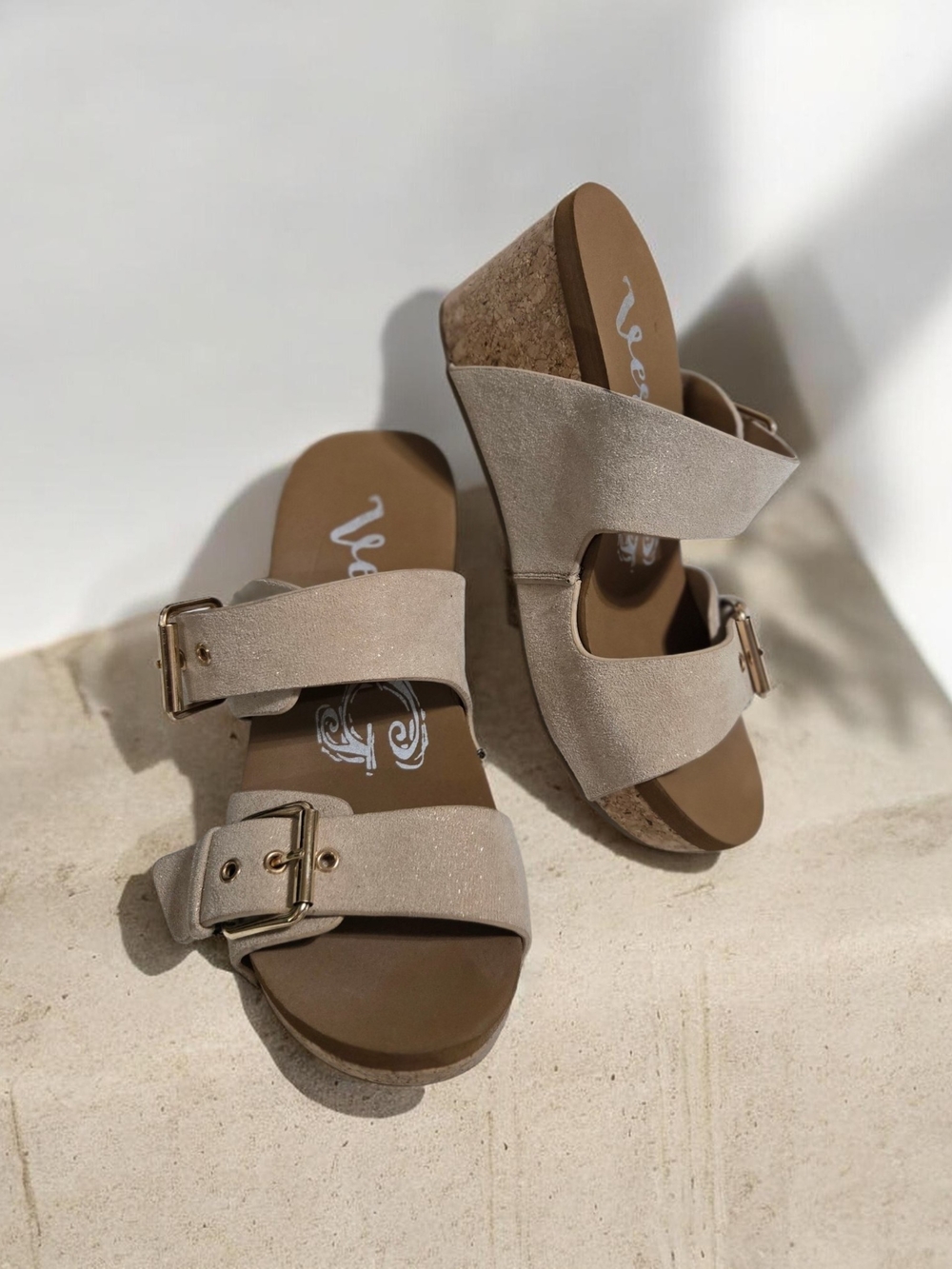 Very G Laurie Wedge Sandal Size 8 NWOB